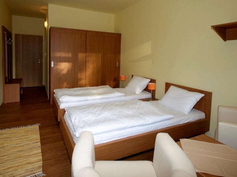 Relax Inn Šoporňa Habitación foto